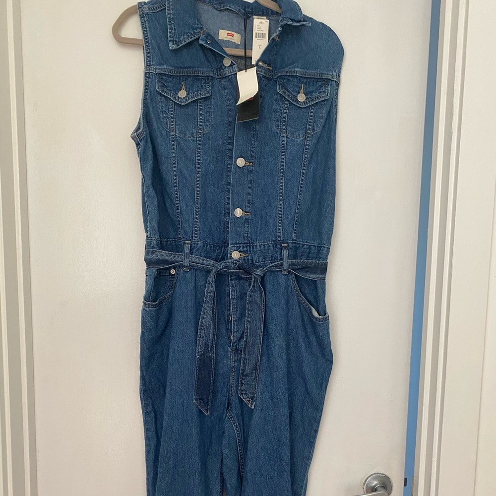 NWT Levi’s denim tapered jumpsuit